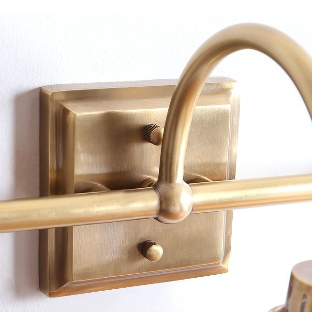 Nivalis | Elegant prismatisk ribbet glas toilettelys væglampe