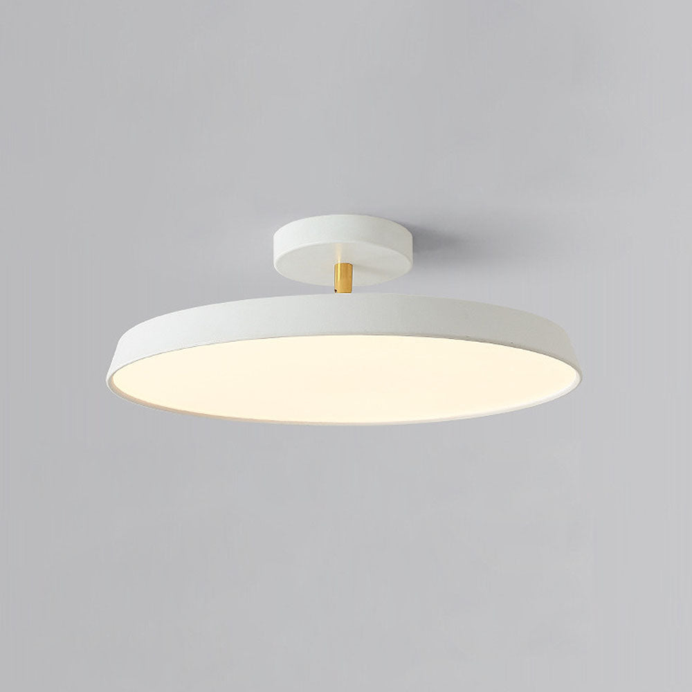 Novus | Moderne rund flush mount loftslampe med fladt panel
