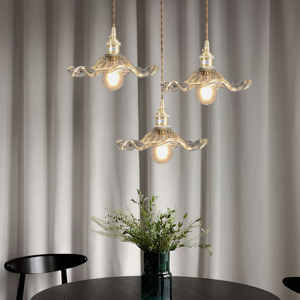 Floria | Elegant hibiscusblomst formet rillede glaspendellampe