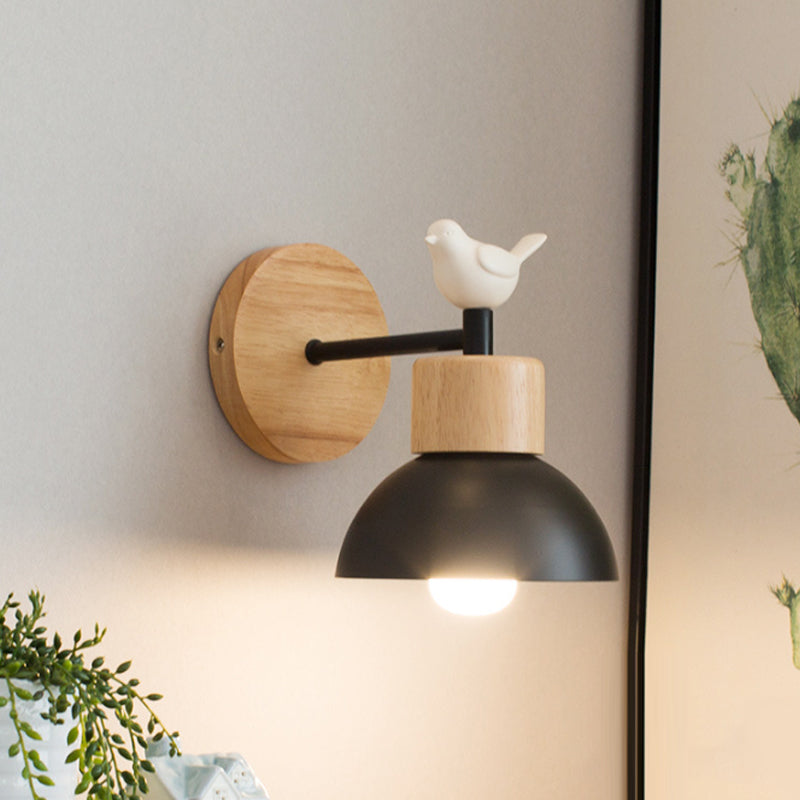 Nordisk træ siddende fugleskulptur minimalistisk væglampe