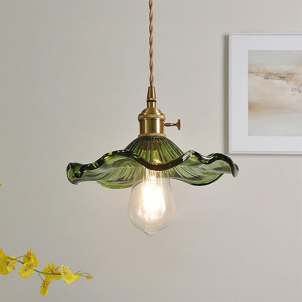 Floria | Elegant hibiscusblomst formet rillede glaspendellampe