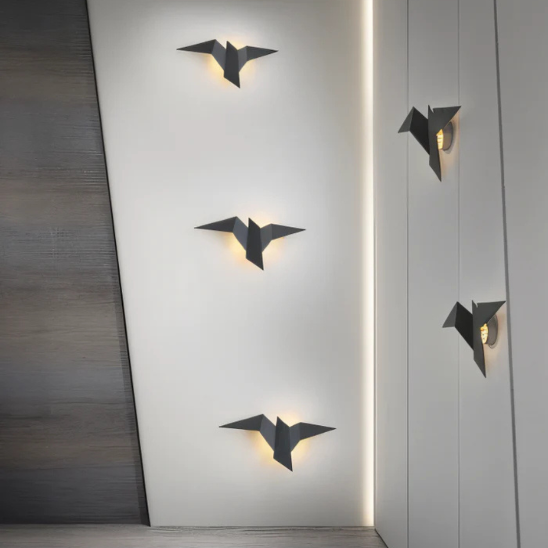 Skulpturel origami-inspireret metal moderne væglampe
