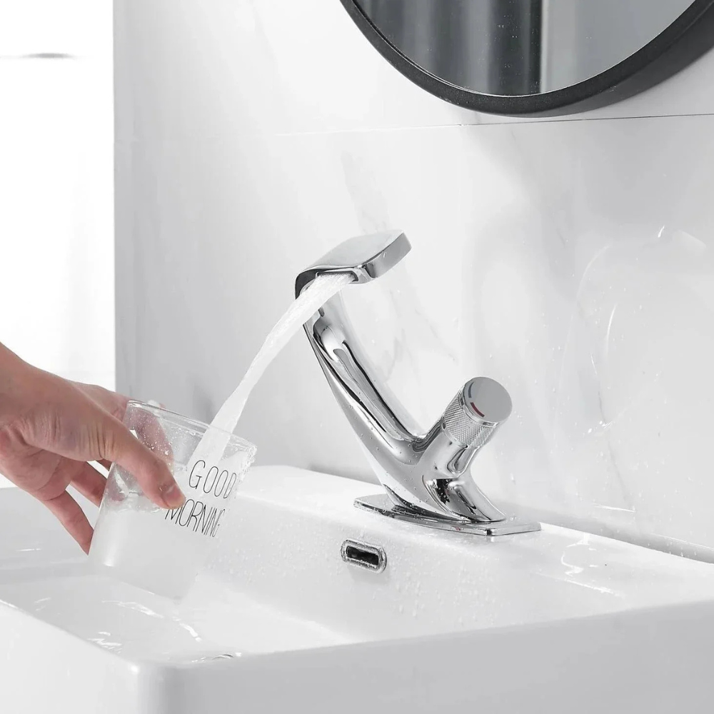 Cascata | Moderne vandfaldsarmatur til badeværelsesvask med enkeltgreb