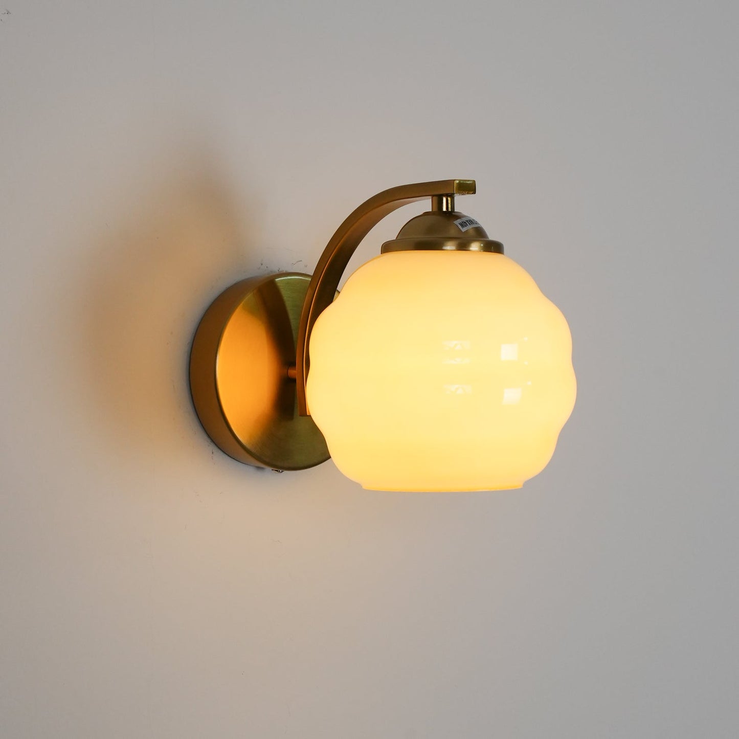 Thryndol | Ribbede glas kugle vintage væglampe