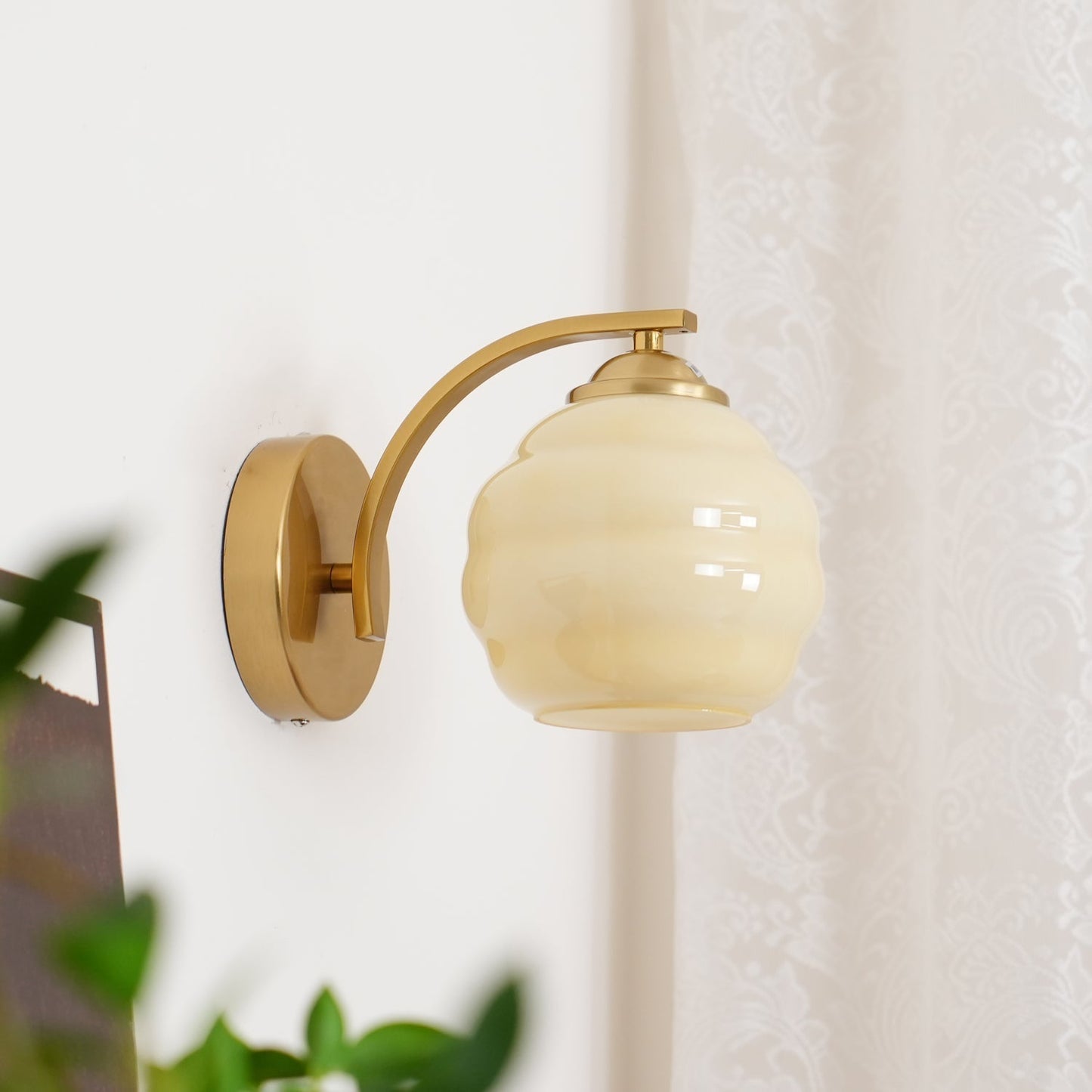 Thryndol | Ribbede glas kugle vintage væglampe