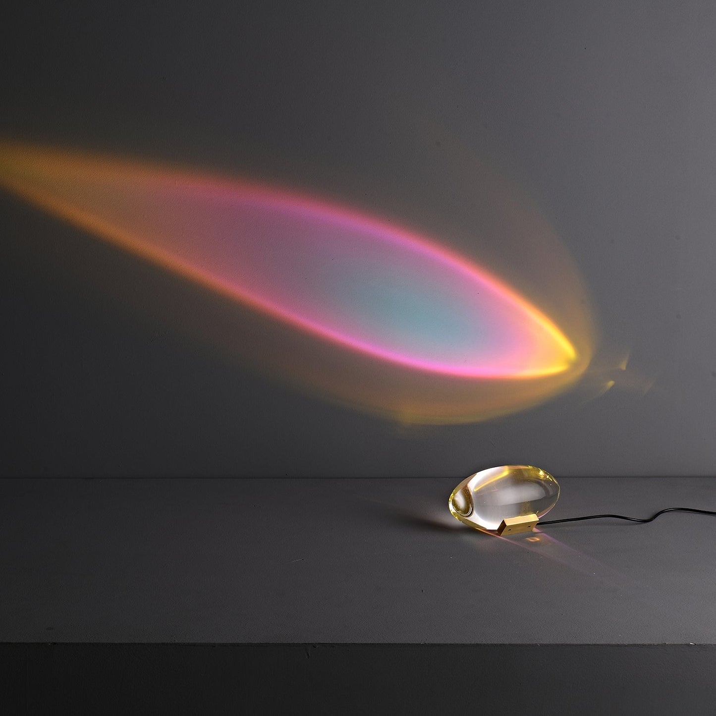 Vaelenoe | Skulpturel Oval Krystal Sten Bordlampe