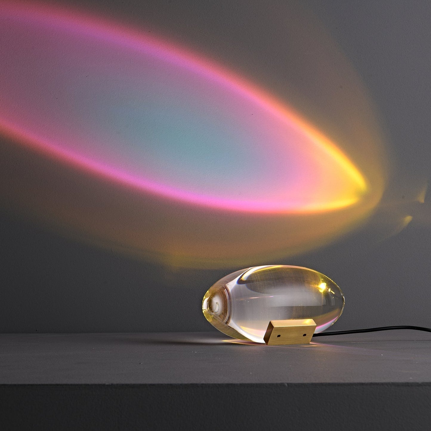 Vaelenoe | Skulpturel Oval Krystal Sten Bordlampe
