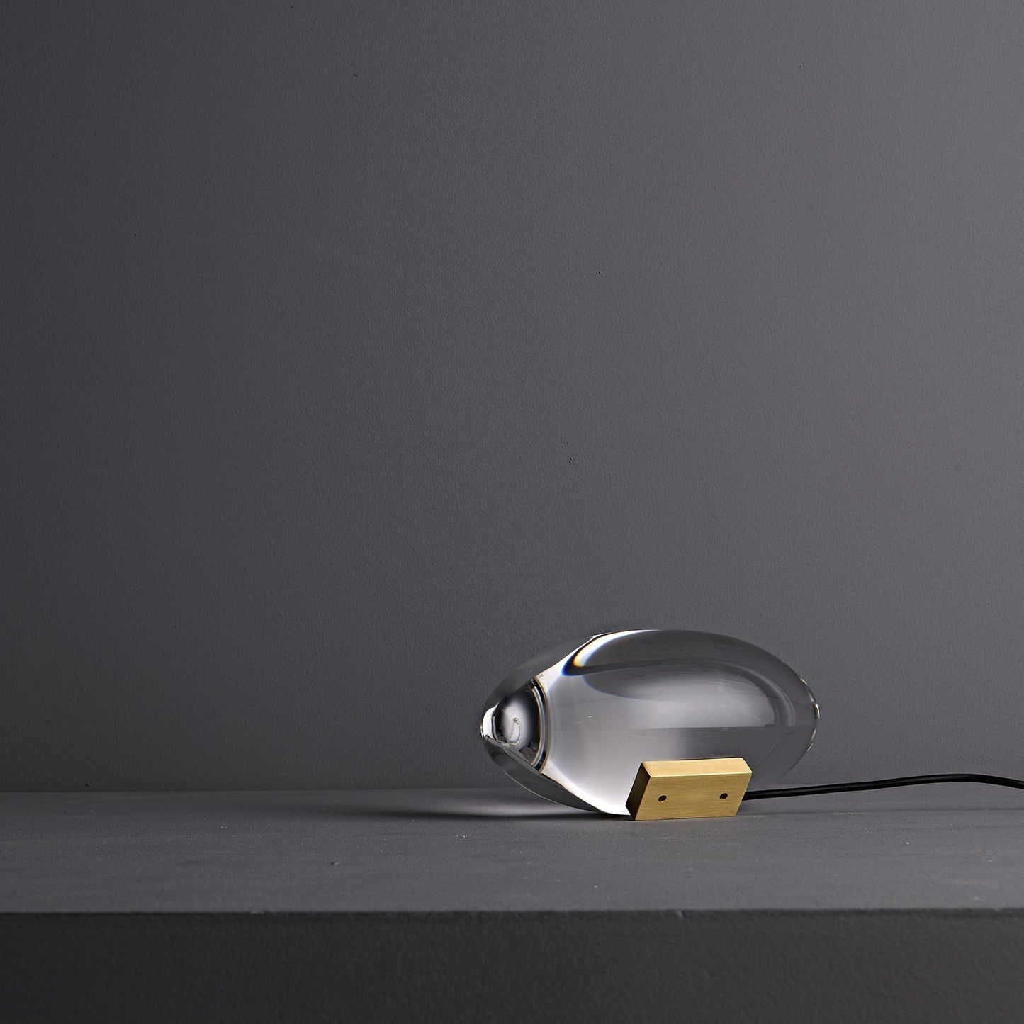 Vaelenoe | Skulpturel Oval Krystal Sten Bordlampe
