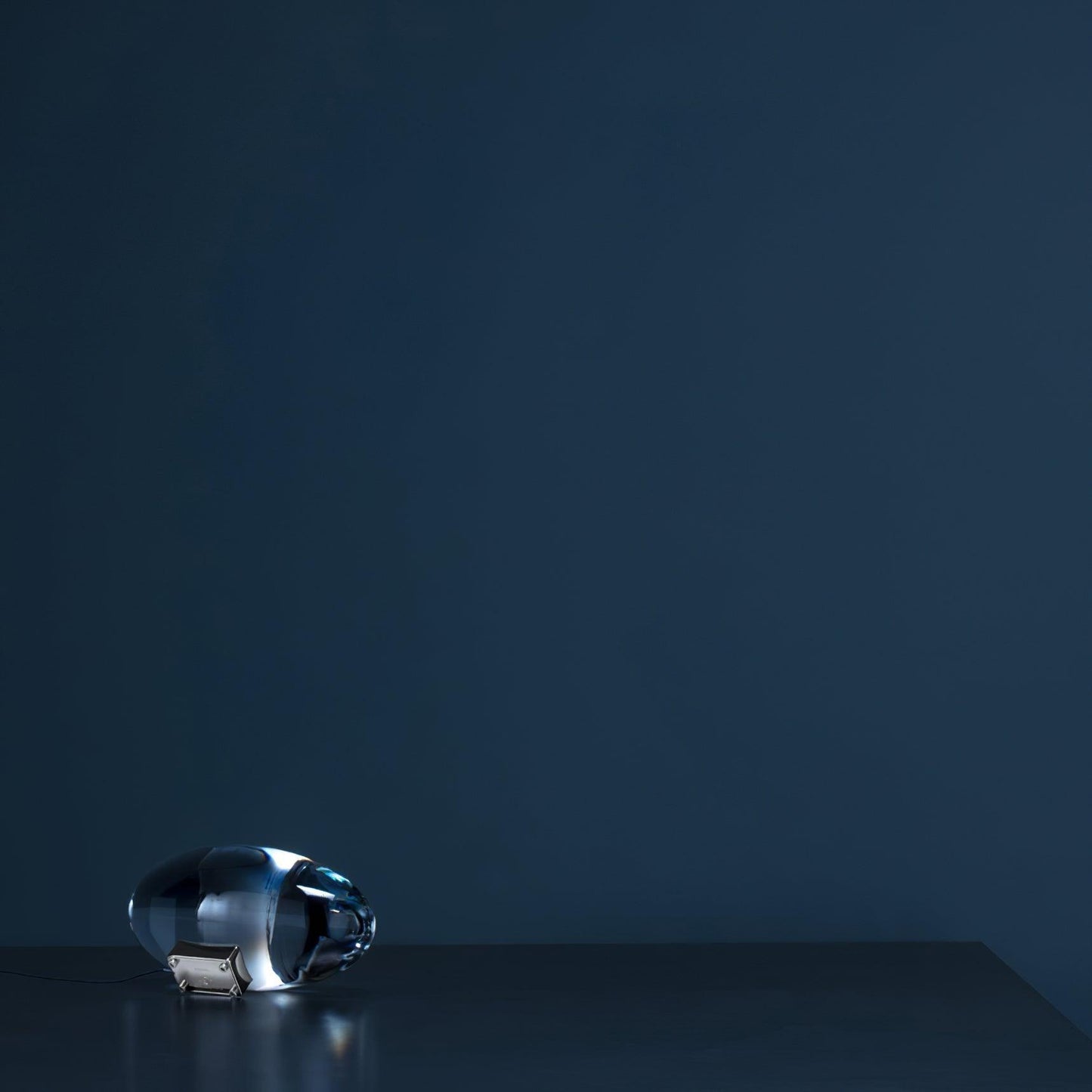 Vaelenoe | Skulpturel Oval Krystal Sten Bordlampe