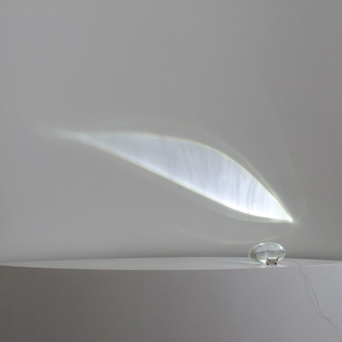 Vaelenoe | Skulpturel Oval Krystal Sten Bordlampe