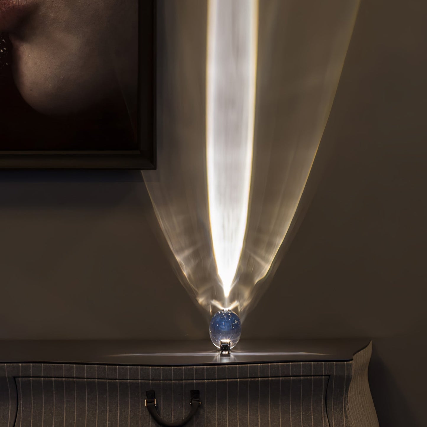 Vaelenoe | Skulpturel Oval Krystal Sten Bordlampe