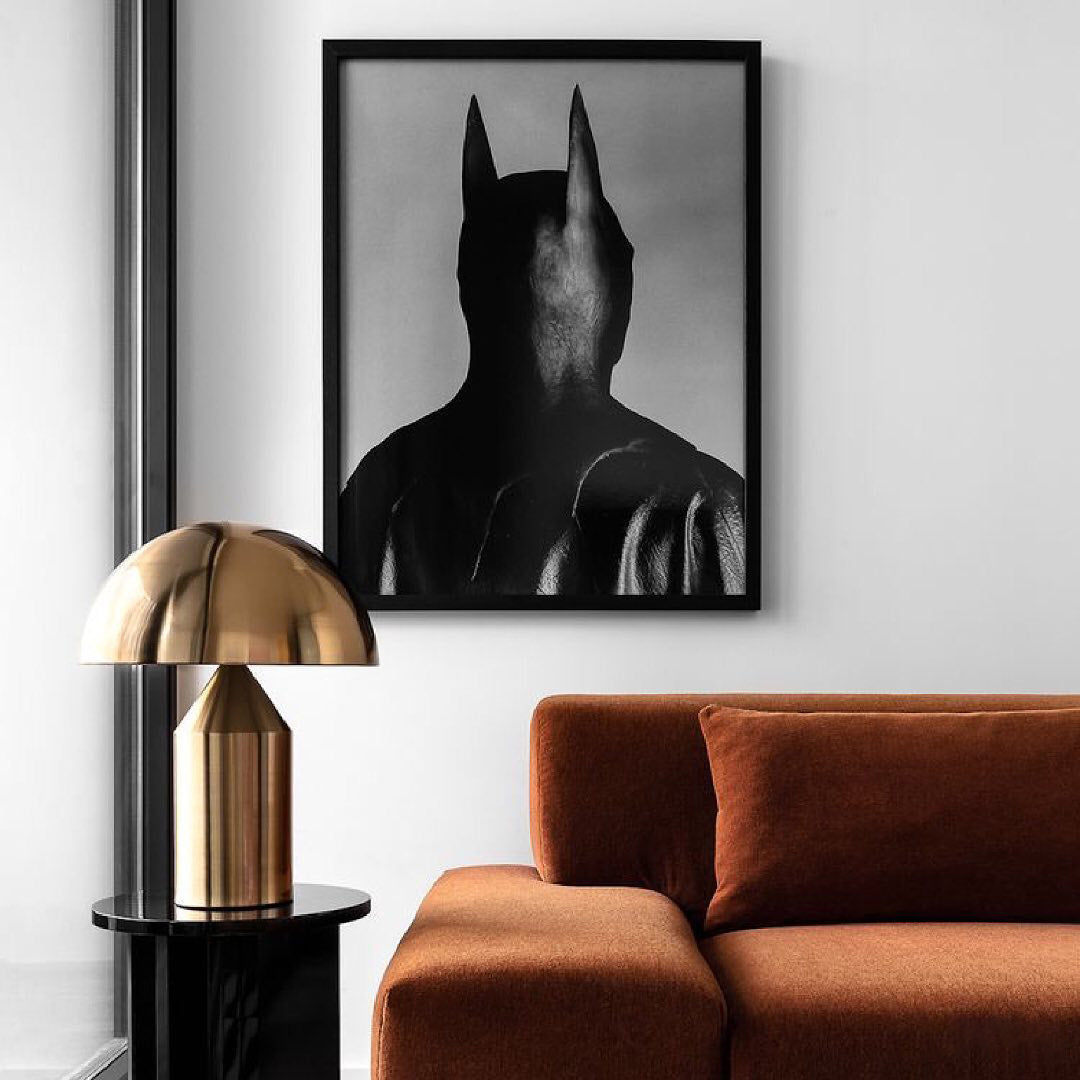 Zonthara | Avantgarde geometrisk skulpturel silhuet metal bordlampe
