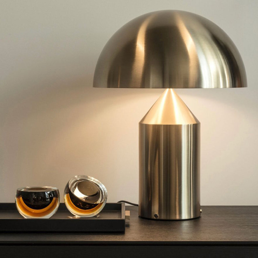 Zonthara | Avantgarde geometrisk skulpturel silhuet metal bordlampe
