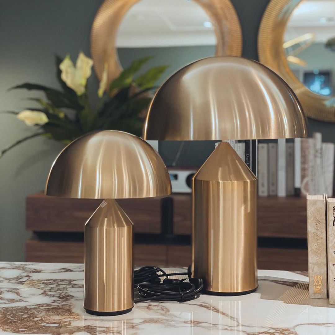 Zonthara | Avantgarde geometrisk skulpturel silhuet metal bordlampe