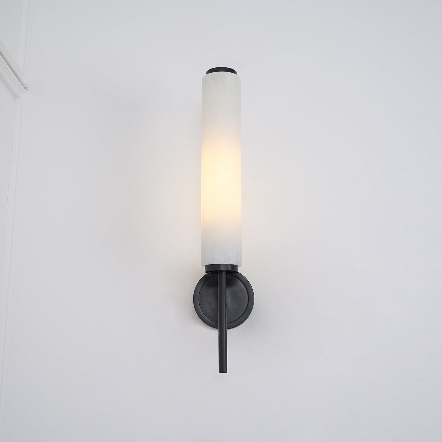 Kelsorim | Geometrisk minimalistisk alabaster cylinder væglampe  
