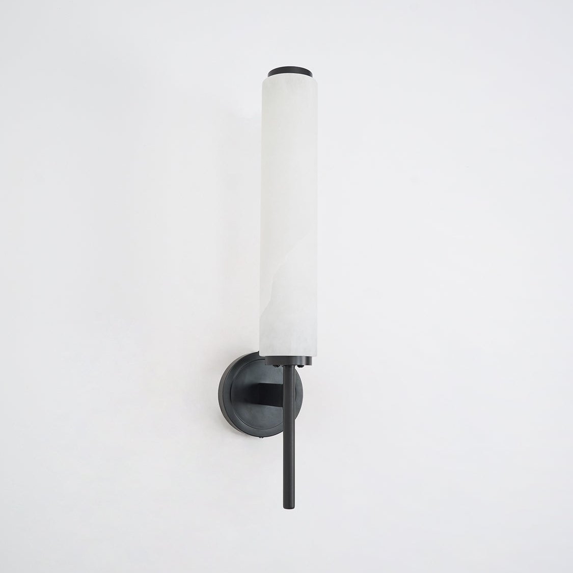 Kelsorim | Geometrisk minimalistisk alabaster cylinder væglampe  