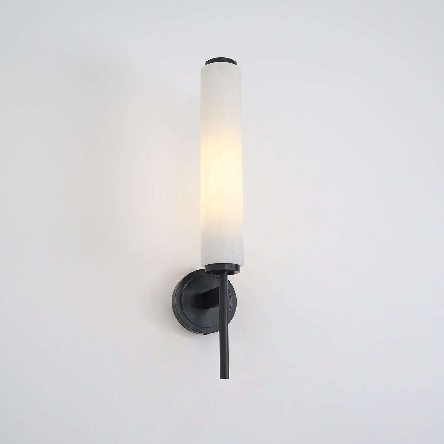 Kelsorim | Geometrisk minimalistisk alabaster cylinder væglampe  