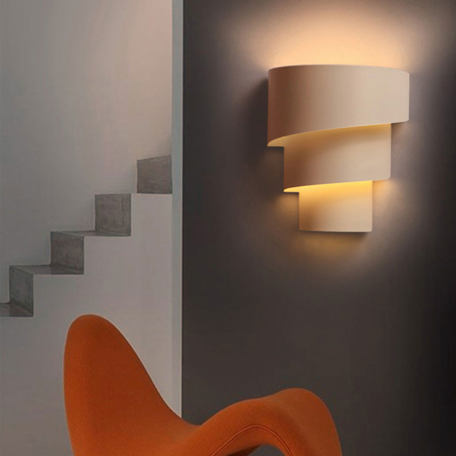 Cerythe | Buet minimalistisk metal design moderne væglampe