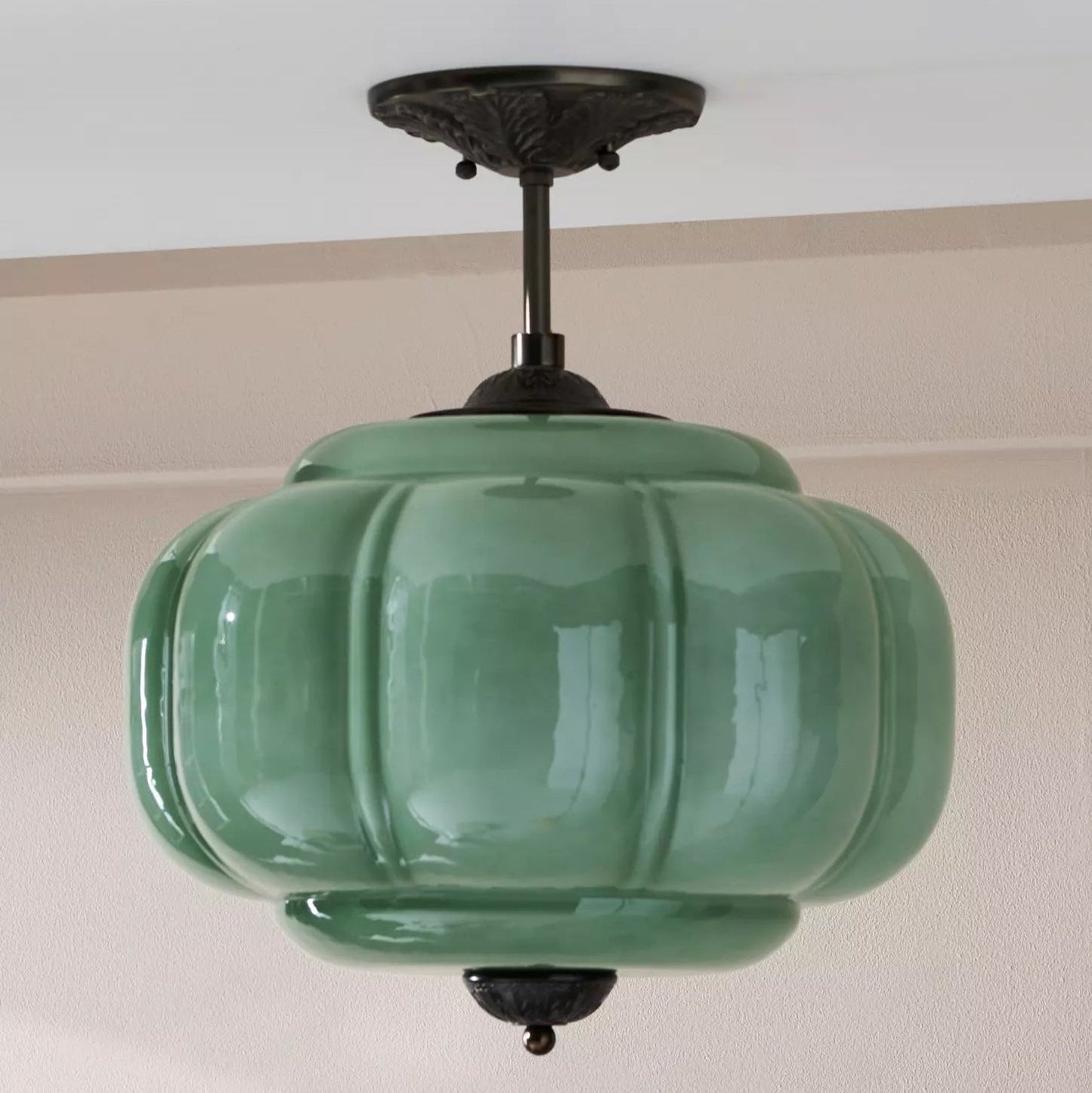 Vallis | Elegant rillede glas semi-indbygget loftslampe