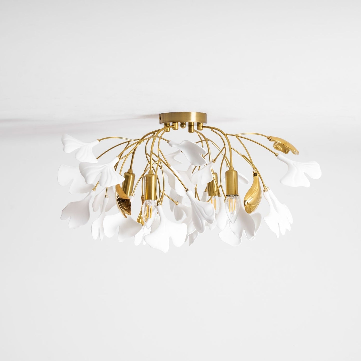 Zephryon | Botanisk keramisk bladklynge loftslampe  