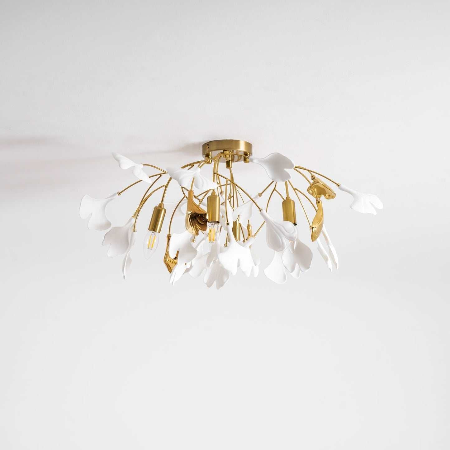Zephryon | Botanisk keramisk bladklynge loftslampe  