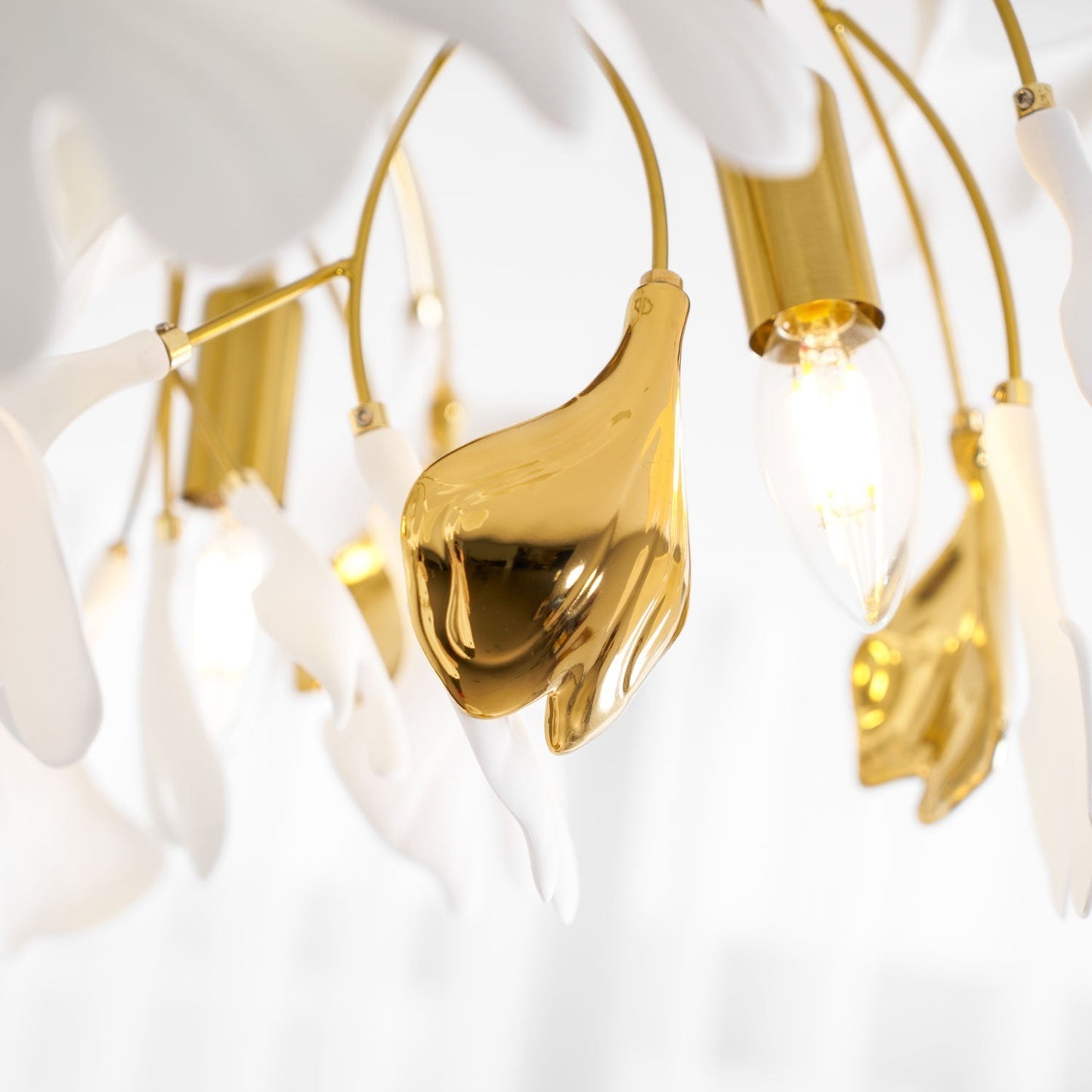 Zephryon | Botanisk keramisk bladklynge loftslampe  