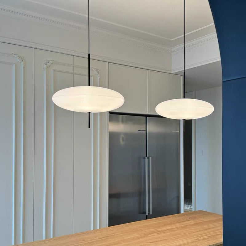 Belthorim | Opaliseret disk silhuet minimalistisk pendellampe