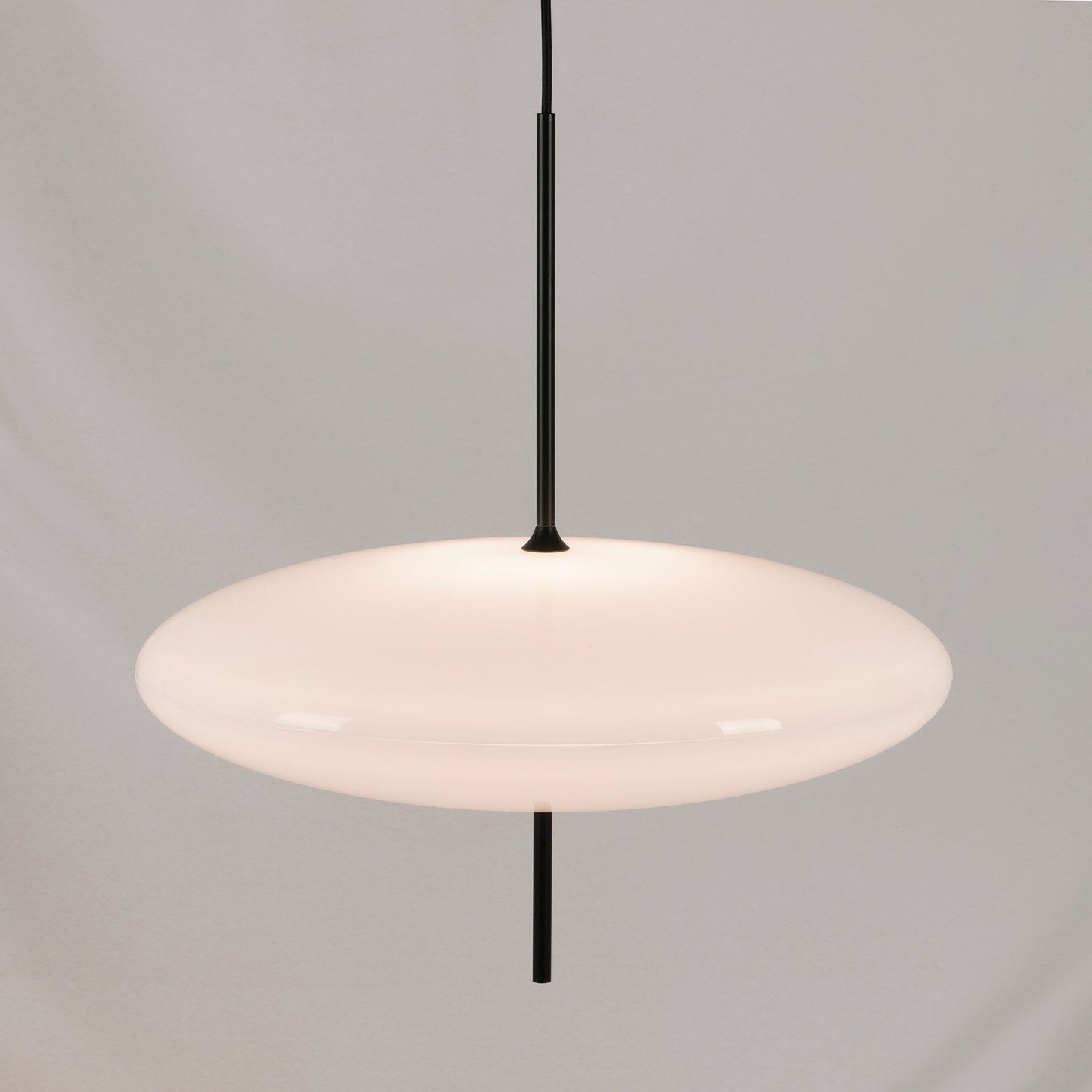 Belthorim | Opaliseret disk silhuet minimalistisk pendellampe