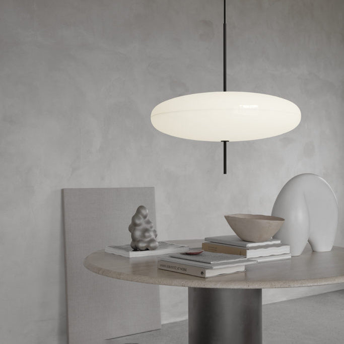 Belthorim | Opaliseret disk silhuet minimalistisk pendellampe