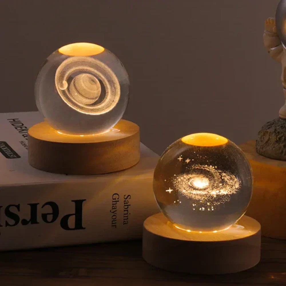 Graveret krystalkugle planet sfære natlampe bordlampe