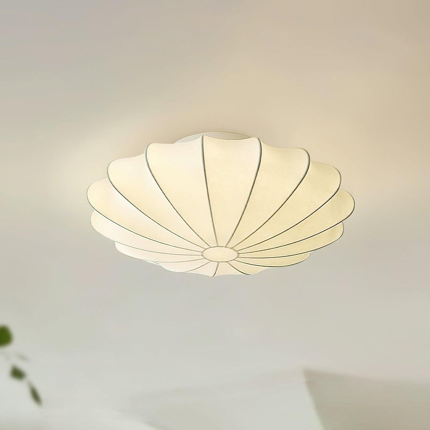 Korisand | Mid-century geometrisk skulpturel silkemesh loftslampe