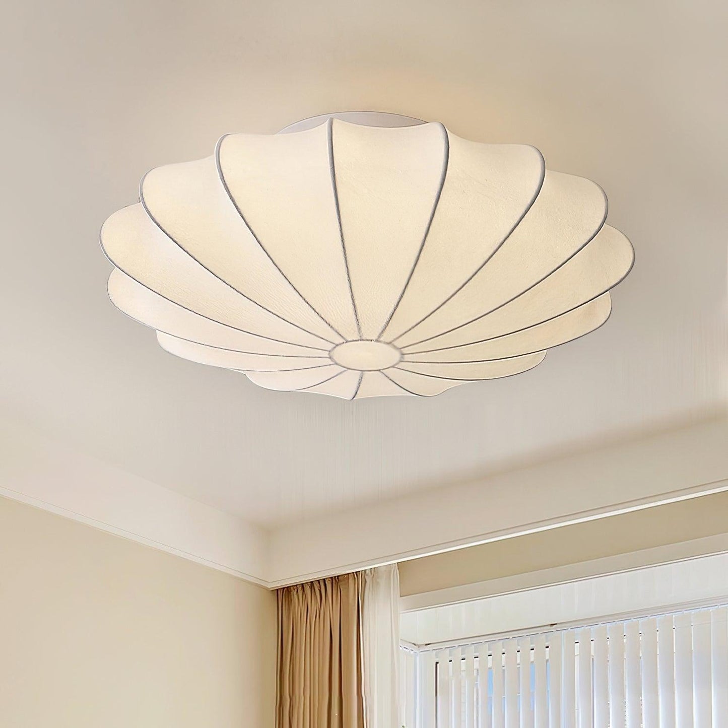 Korisand | Mid-century geometrisk skulpturel silkemesh loftslampe