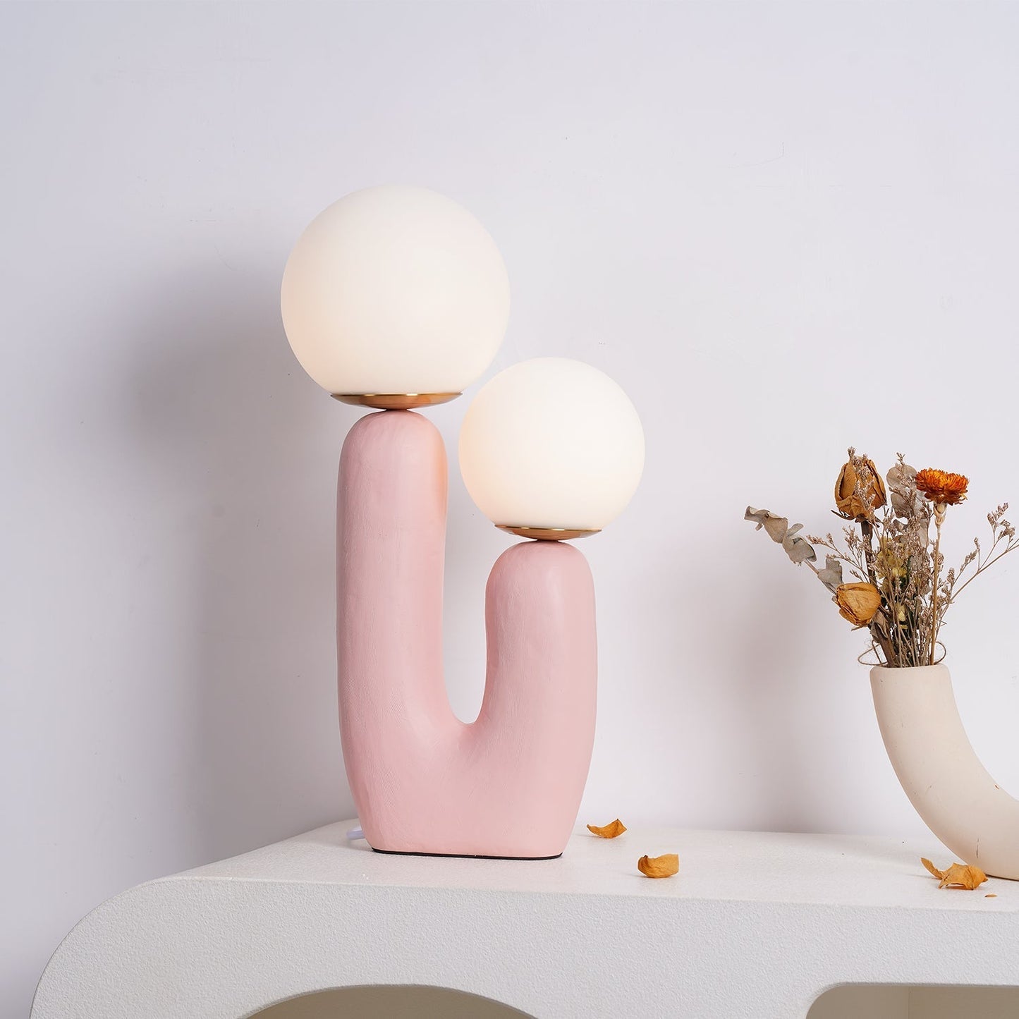 Corisande | Avantgarde rå skulpturel glas kugle bordlampe