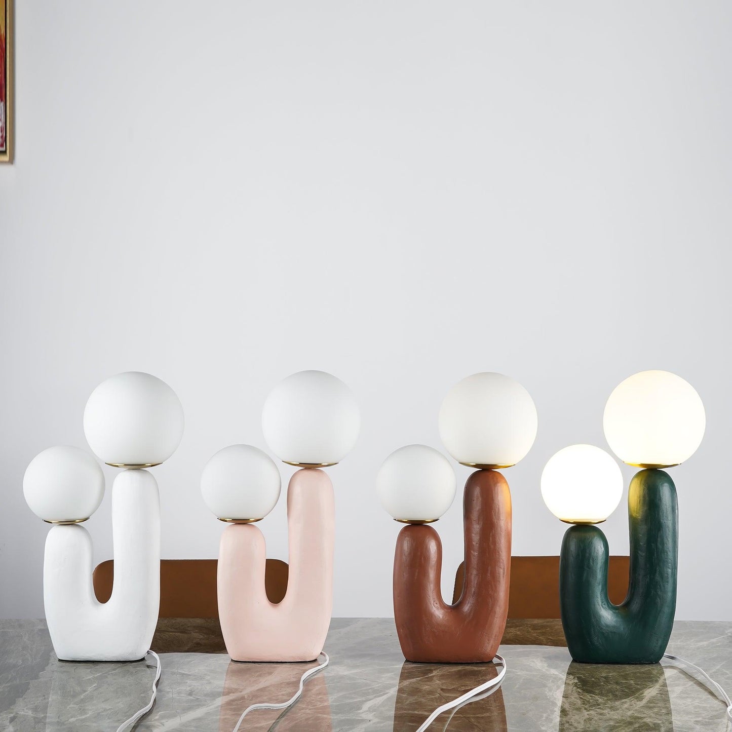 Corisande | Avantgarde rå skulpturel glas kugle bordlampe