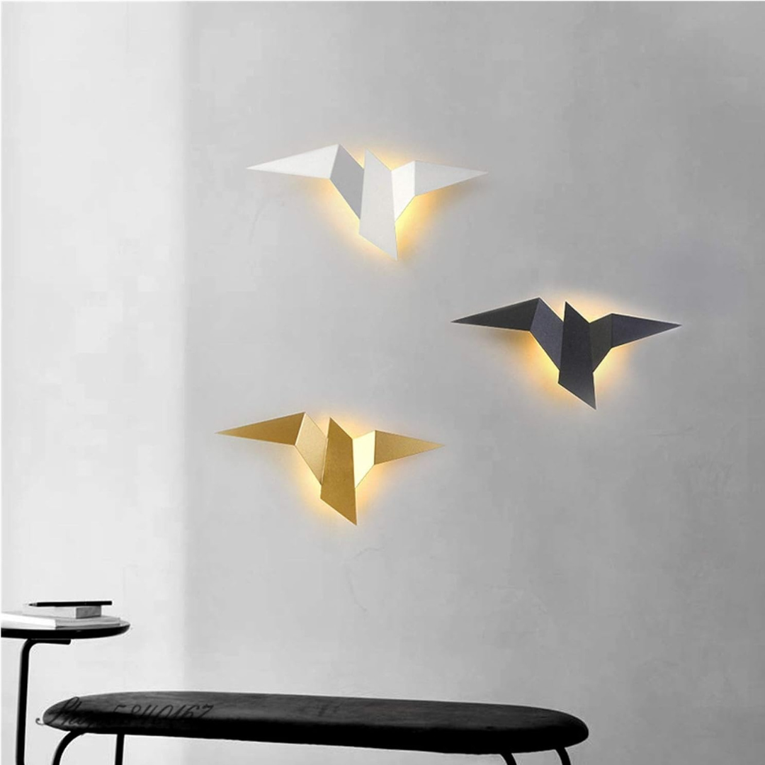 Skulpturel origami-inspireret metal moderne væglampe