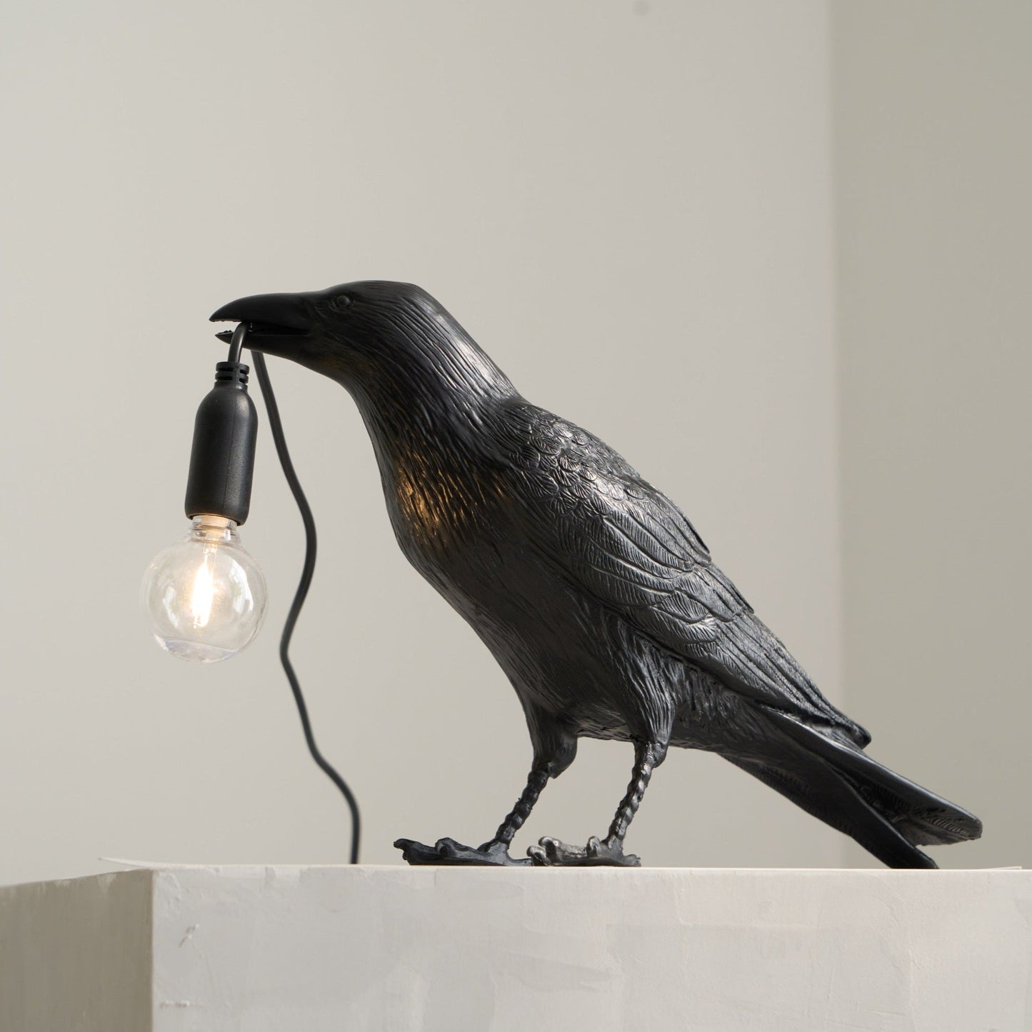 Bristhow | Gotisk Skulpturel Fuglekrage Bordlampe