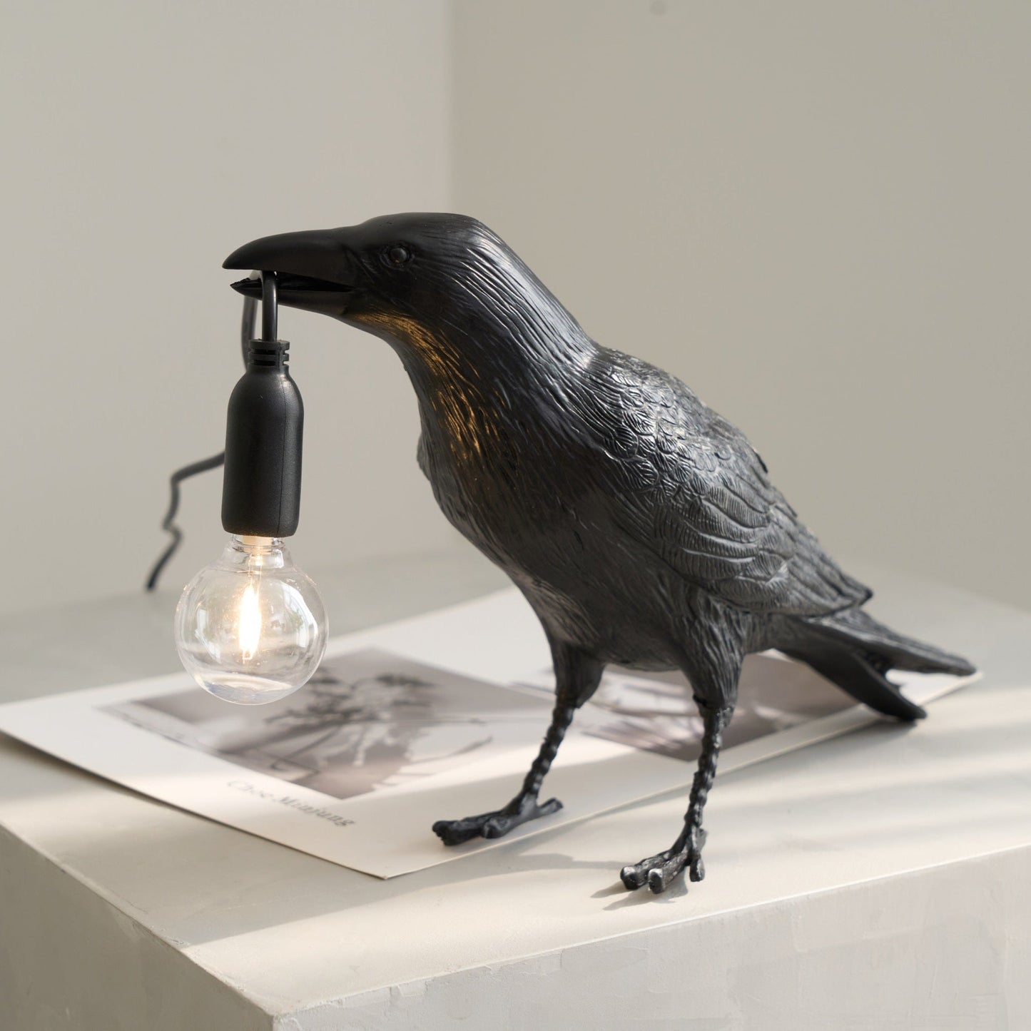 Bristhow | Gotisk Skulpturel Fuglekrage Bordlampe
