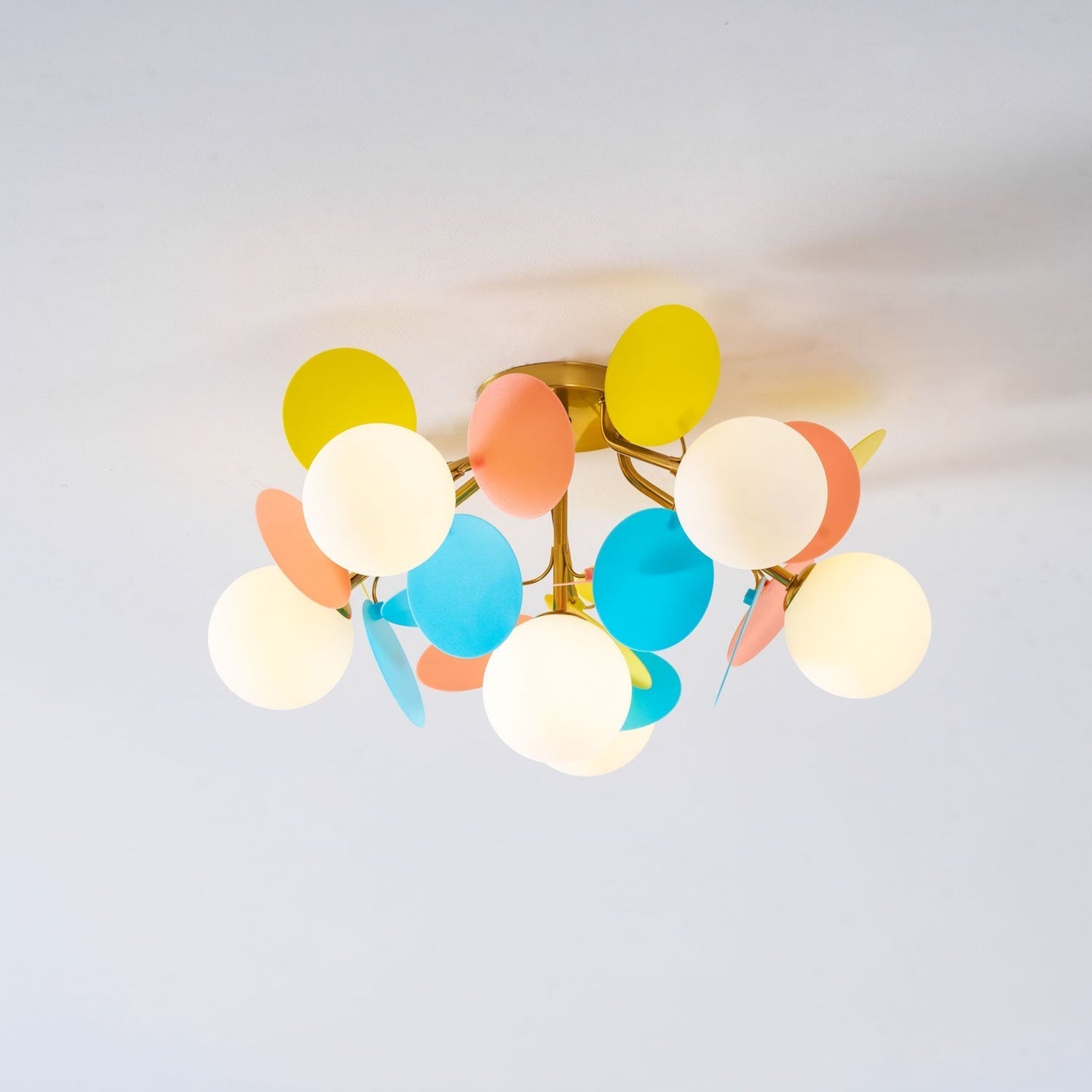 Kalythos | Skulpturel geometrisk disk klynge semi-flush monteret loftslampe