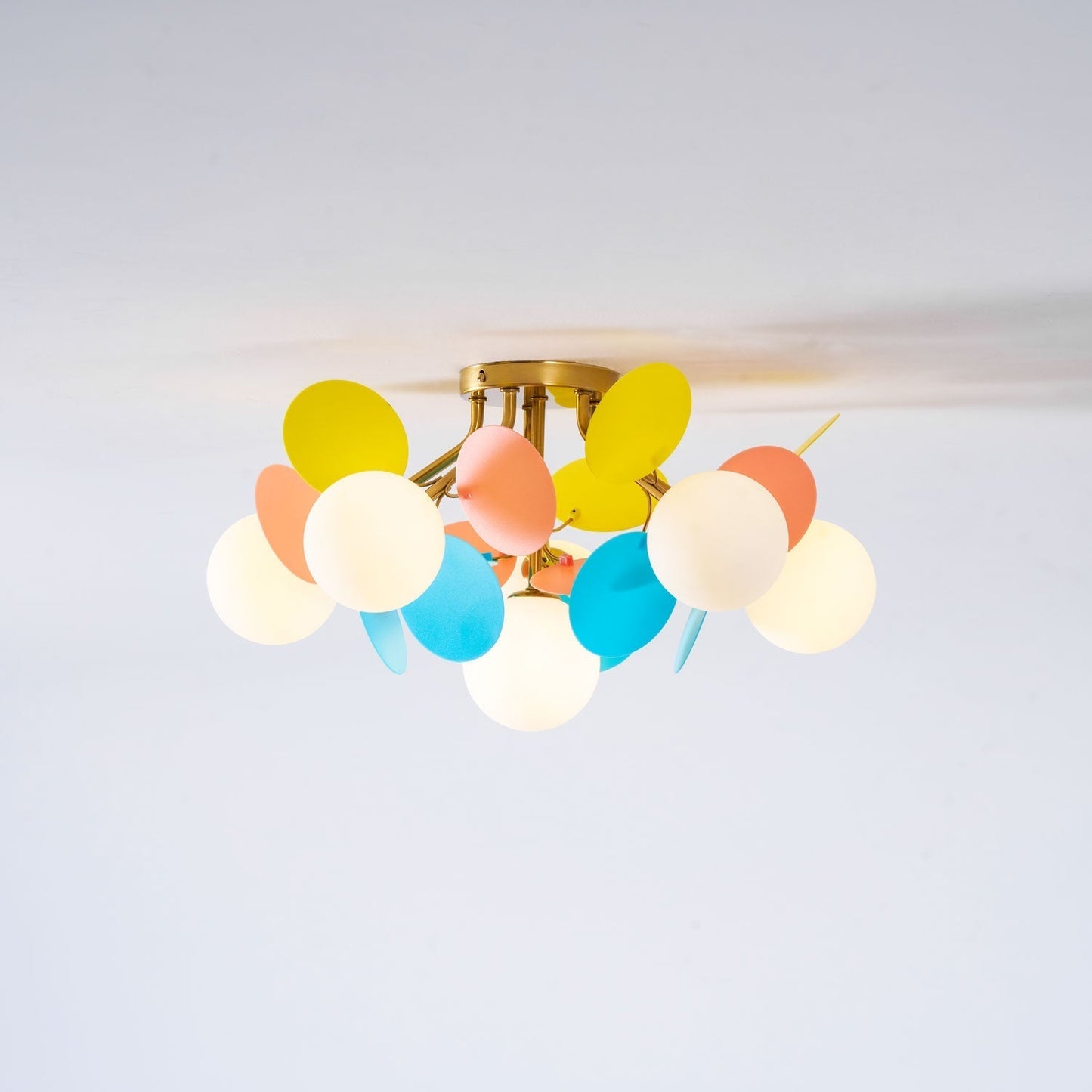 Kalythos | Skulpturel geometrisk disk klynge semi-flush monteret loftslampe