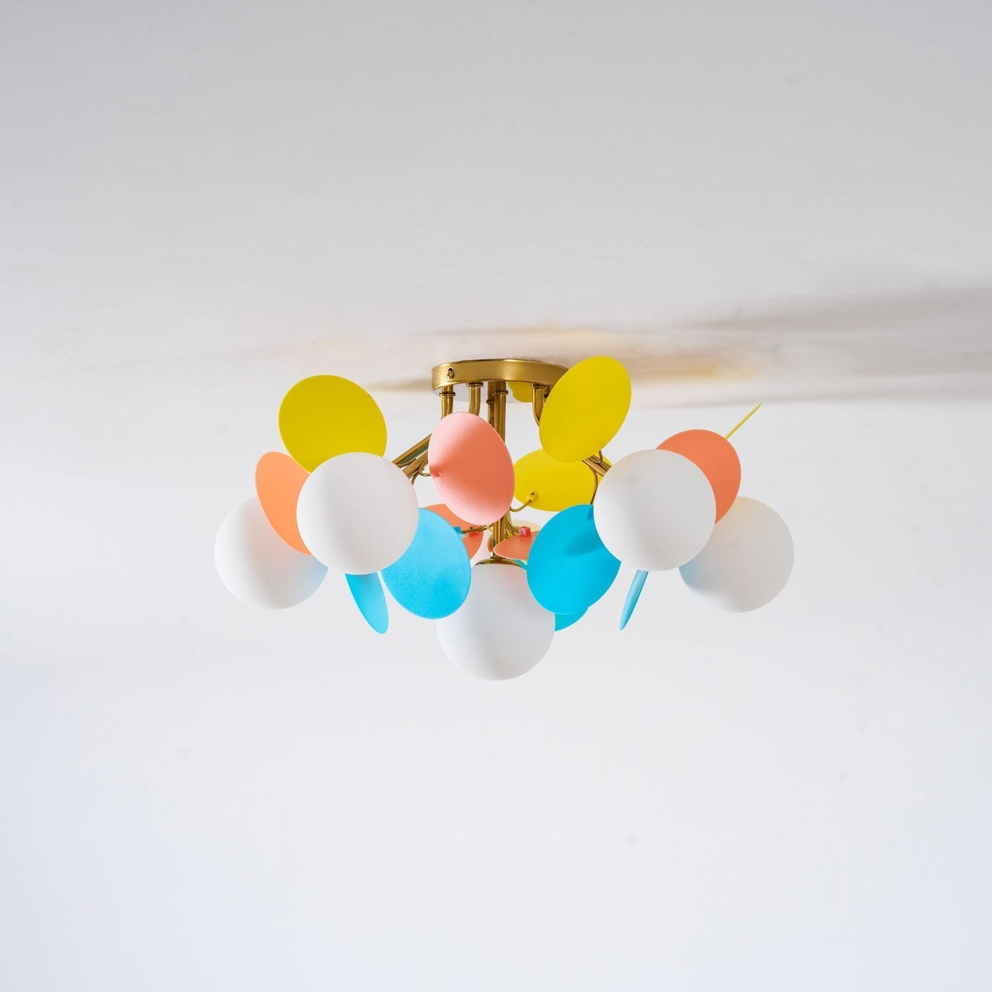 Kalythos | Skulpturel geometrisk disk klynge semi-flush monteret loftslampe