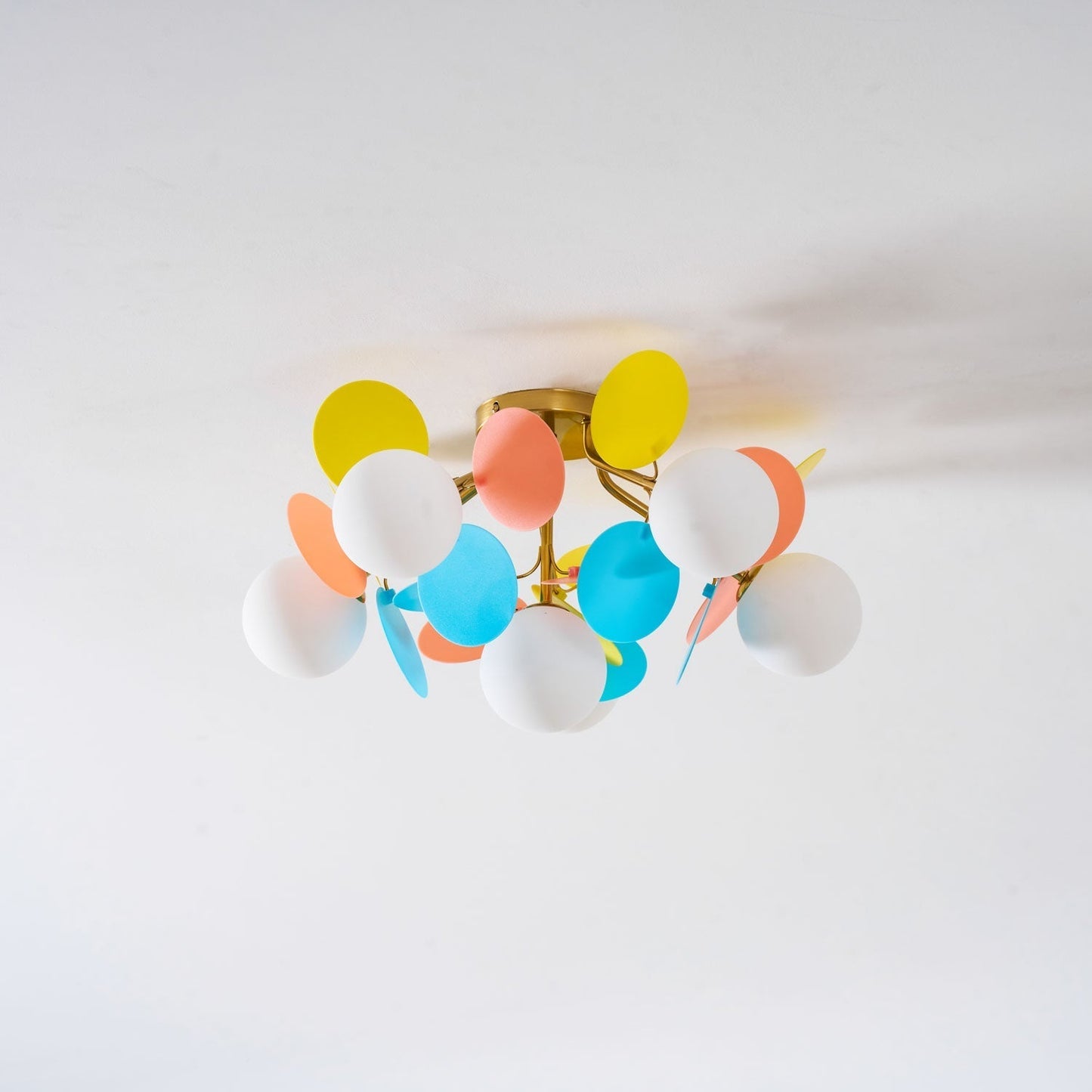 Kalythos | Skulpturel geometrisk disk klynge semi-flush monteret loftslampe