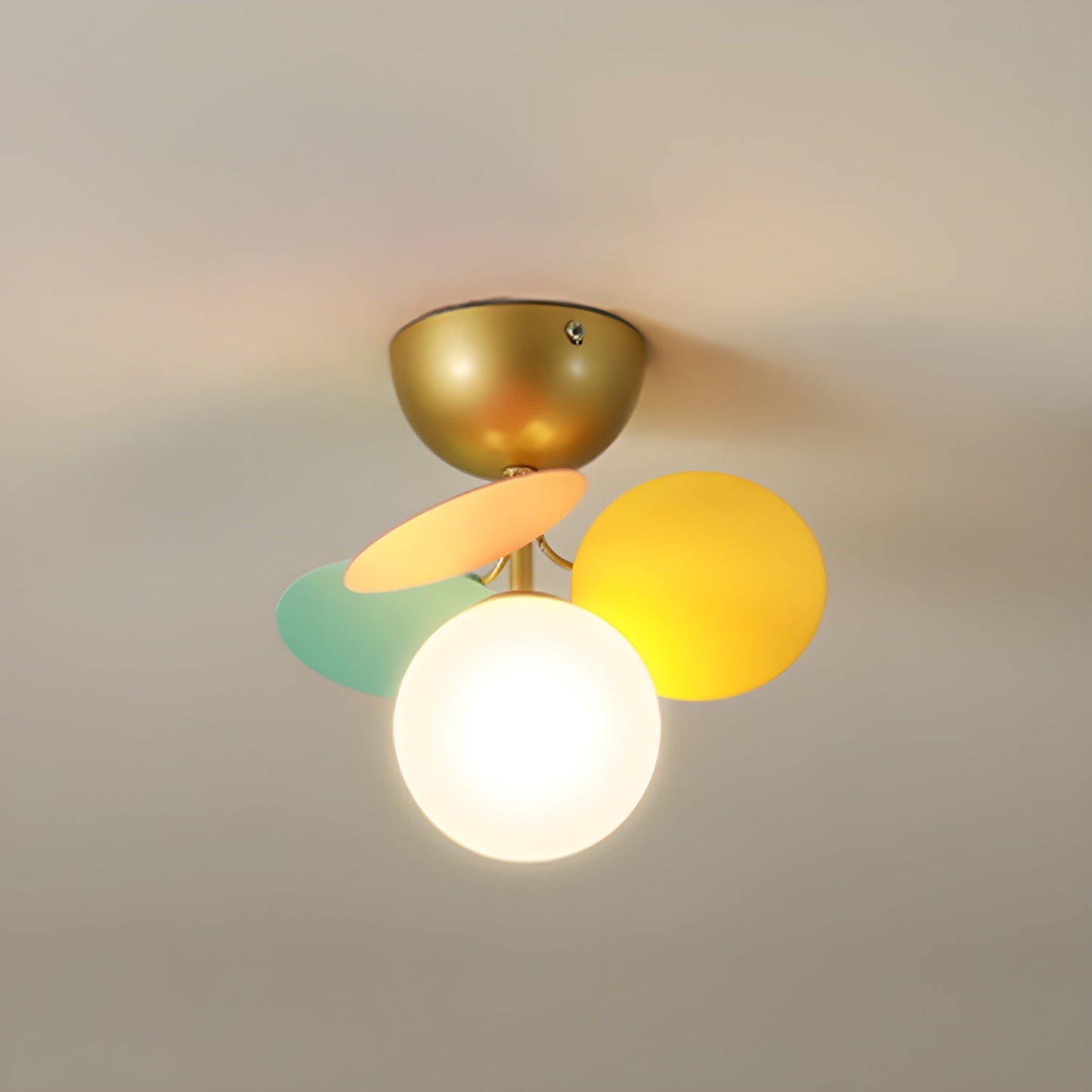 Kalythos | Skulpturel geometrisk disk klynge semi-flush monteret loftslampe