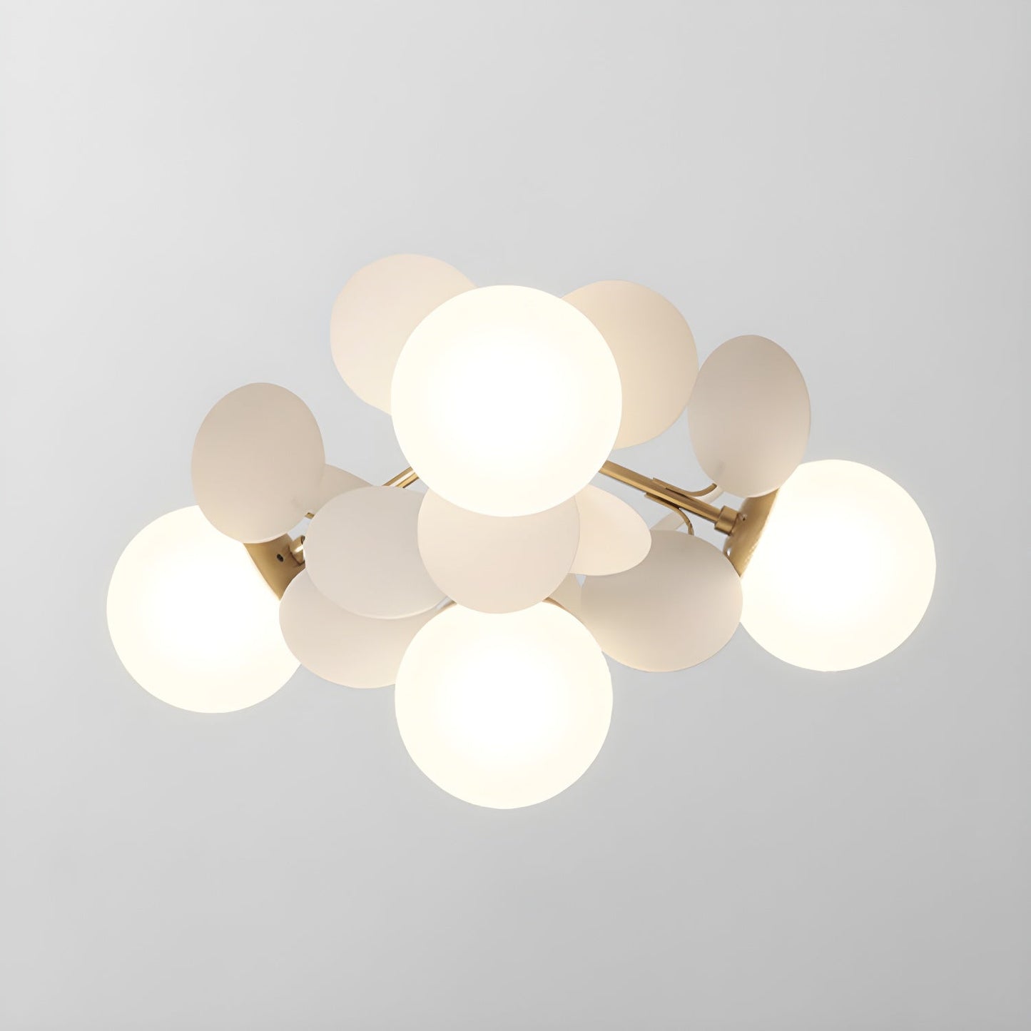 Kalythos | Skulpturel geometrisk disk klynge semi-flush monteret loftslampe