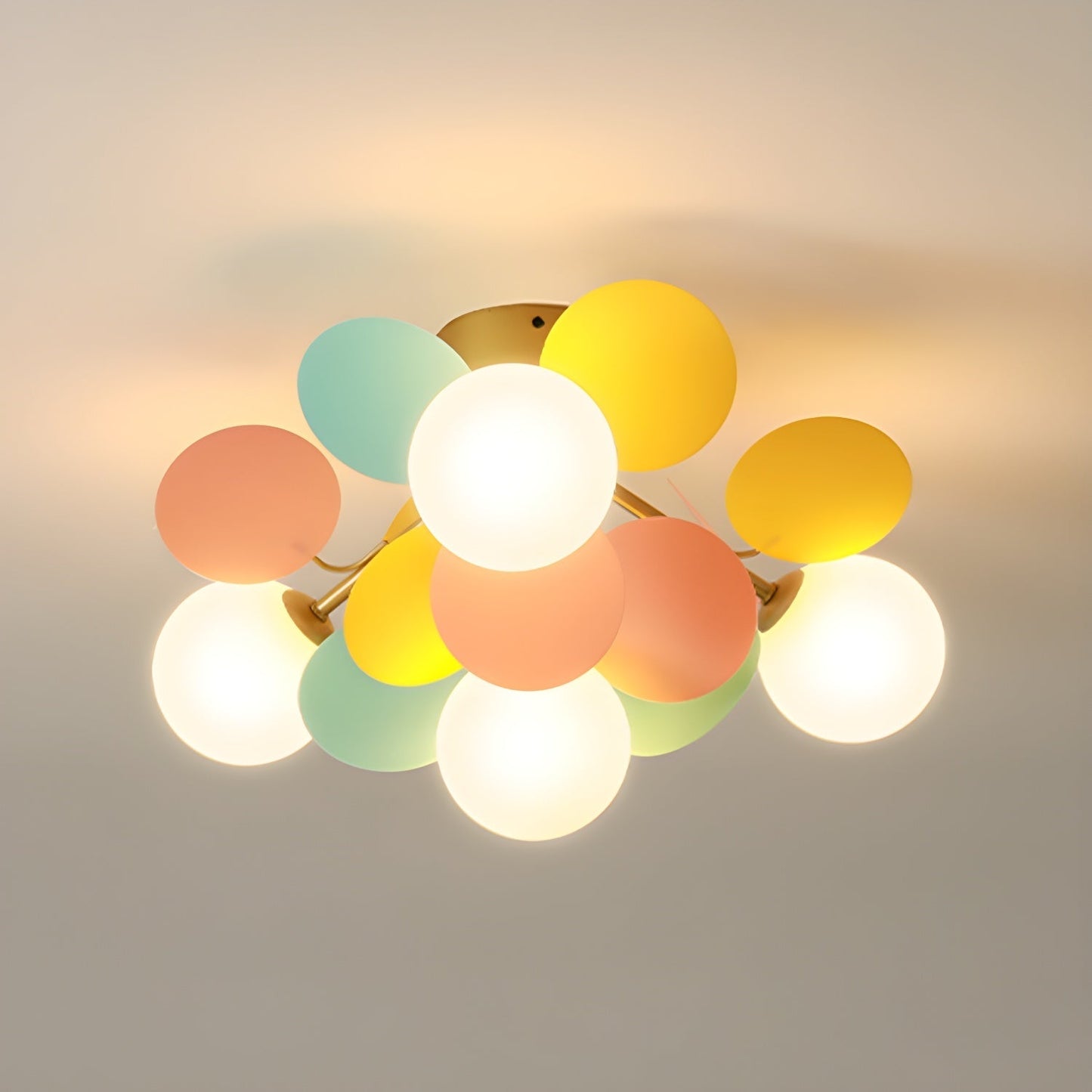 Kalythos | Skulpturel geometrisk disk klynge semi-flush monteret loftslampe