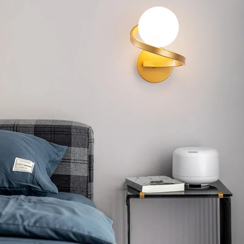 Moderne spiralramme frostet glas globus væglampe