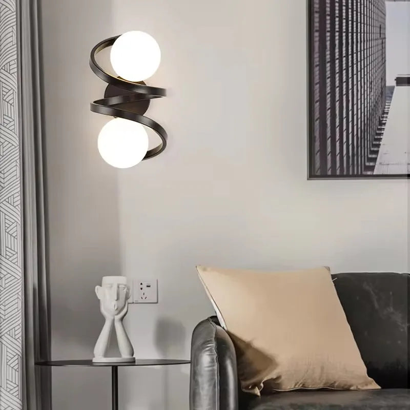 Moderne spiralramme frostet glas globus væglampe