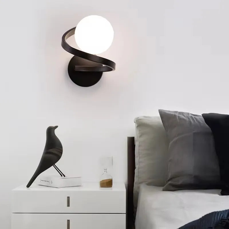 Moderne spiralramme frostet glas globus væglampe