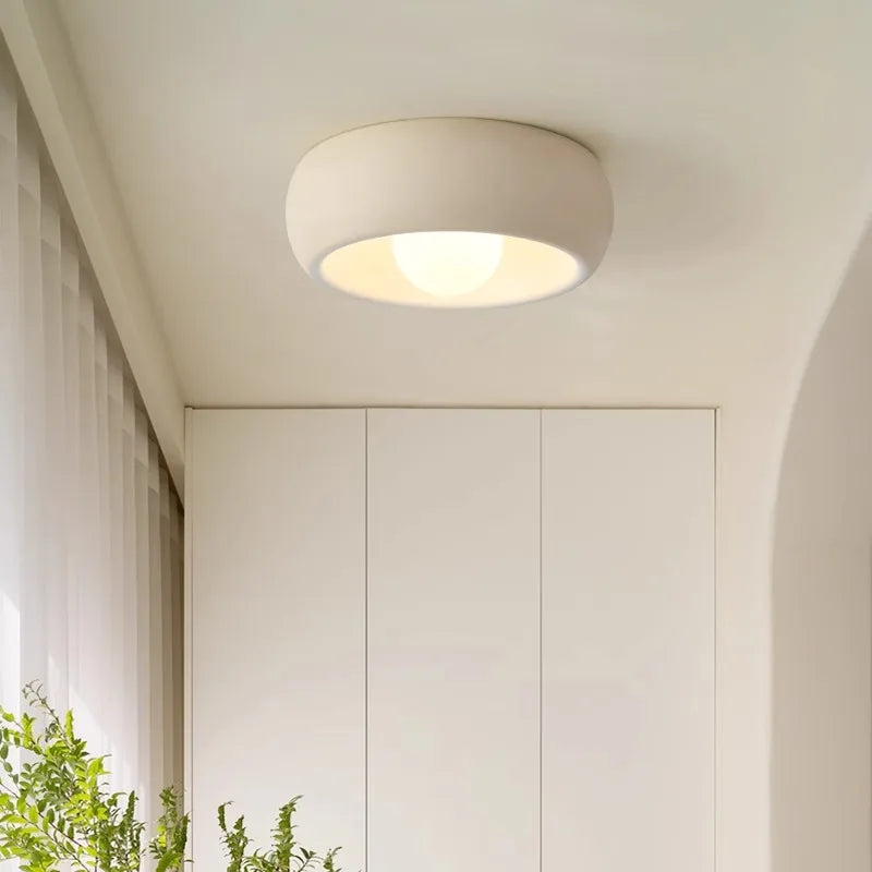 Minimalistisk cirkulær indbygningsloftlampe til moderne hjem