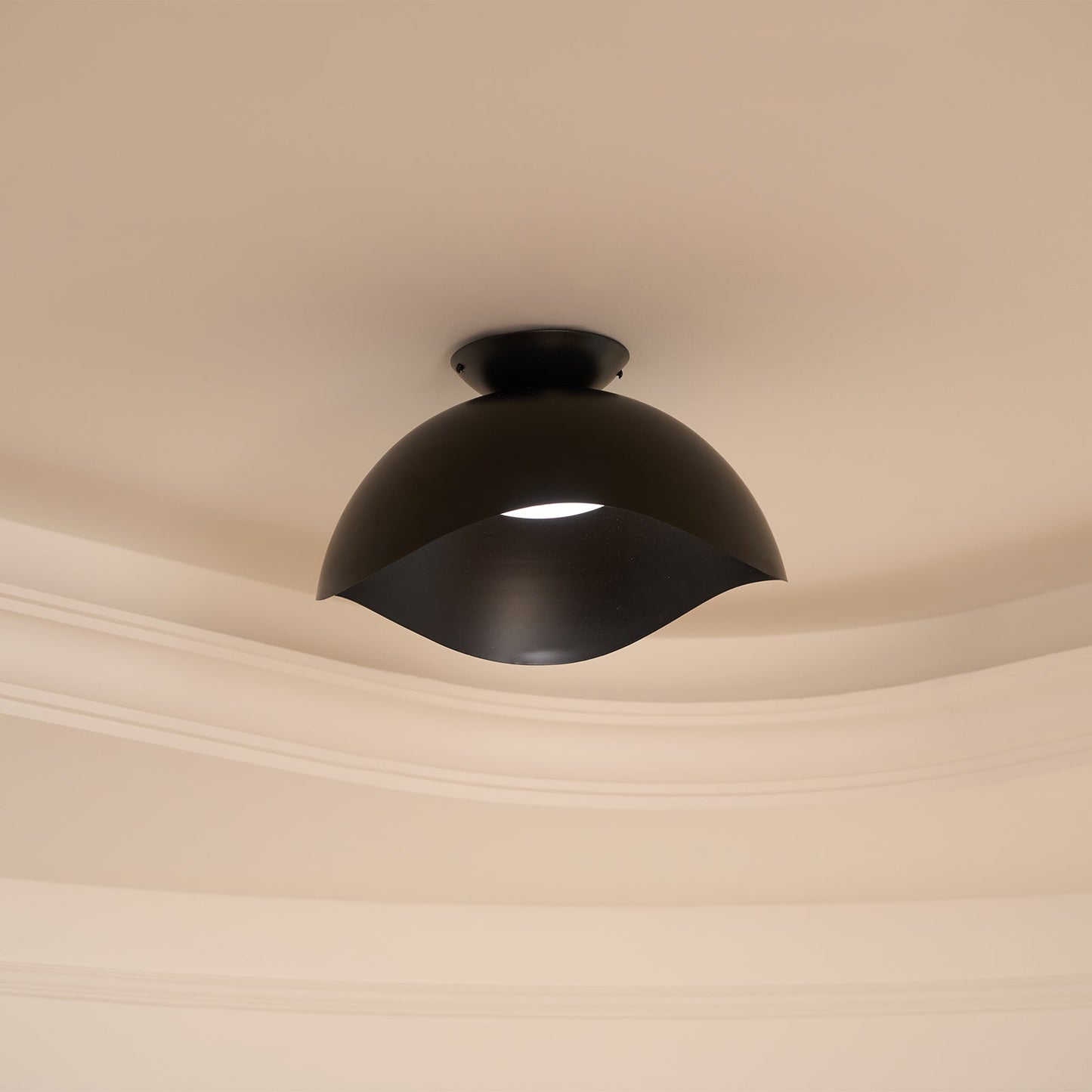 Lyraen | Nordisk bølgesilhuet integreret LED loftslampe