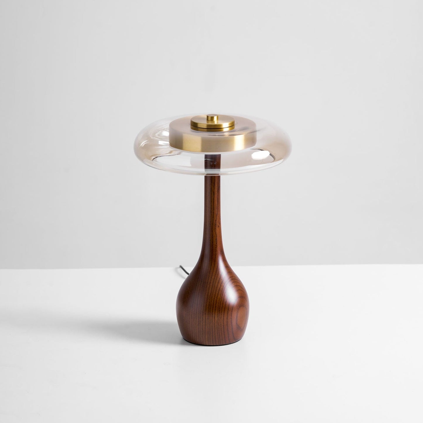 Vancorim | Japandi buet træ amber glas bordlampe
